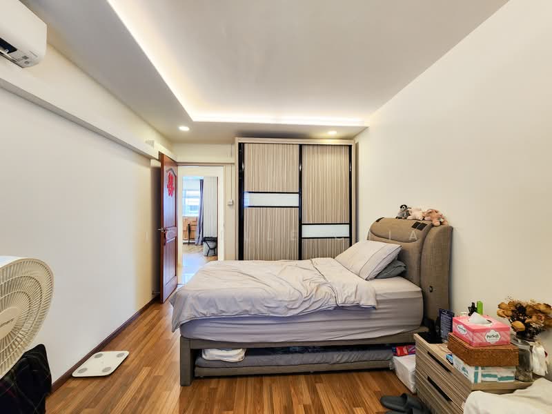 437 Tampines Street 43, 437 Tampines Street 43, 3 Bedrooms, 1,119 sqft, HDB Flat For Sale, by Michelle Chia, 500124690 - Bedroom 1 - PropertyGuru.com.sg