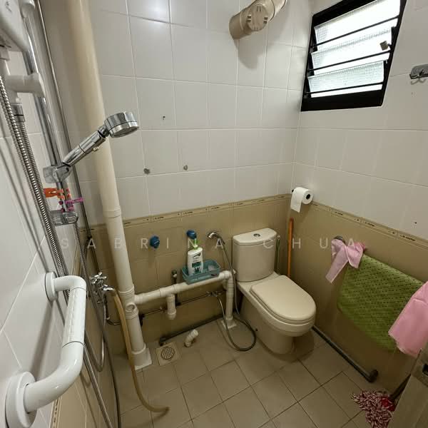 573 Cheng San Court, 573 Ang Mo Kio Avenue 3, 3 Bedrooms, 990 sqft, HDB Flat For Sale, by Sabrina Chua, 500124691 - Bathroom - PropertyGuru.com.sg
