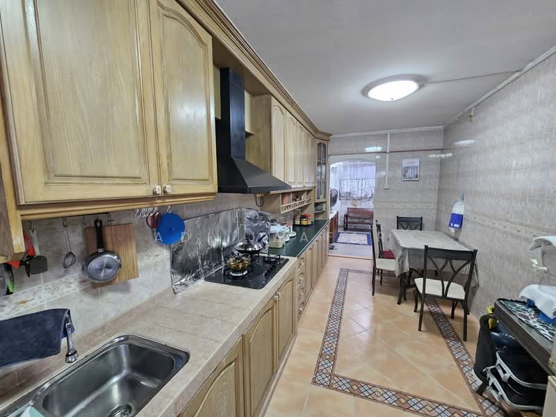 845 Woodlands Street 82, 845 Woodlands Street 82, 3 Bedrooms, 904 sqft, HDB Flat For Sale, by Adi Jaafar, 500124693 - Kitchen - PropertyGuru.com.sg