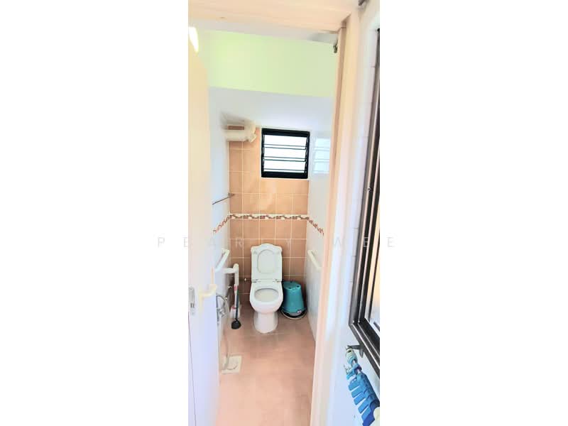 535 Bedok North Street 3, 535 Bedok North Street 3, 2 Bedrooms, 646 sqft, HDB Flat For Rent, by Pearly Wee, 500124701 - Bathroom - PropertyGuru.com.sg
