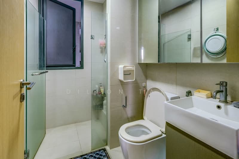 SkyPark Residences, 17 Sembawang Crescent, 5 Bedrooms, 1,593 sqft, Executive Condominium For Rent, by Dillon Tan, 500124745 - Bathroom - PropertyGuru.com.sg