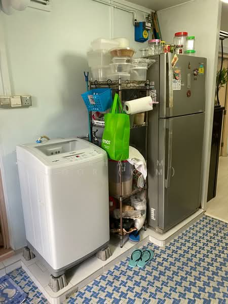 123 Lorong 1 Toa Payoh, 123 Lorong 1 Toa Payoh, 2 Bedrooms, 721 sqft, HDB Flat For Sale, by Norhakim Noor (Kim), 500124747 - Kitchen - PropertyGuru.com.sg