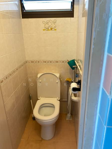 123 Lorong 1 Toa Payoh, 123 Lorong 1 Toa Payoh, 2 Bedrooms, 721 sqft, HDB Flat For Sale, by Norhakim Noor (Kim), 500124747 - Bathroom - PropertyGuru.com.sg