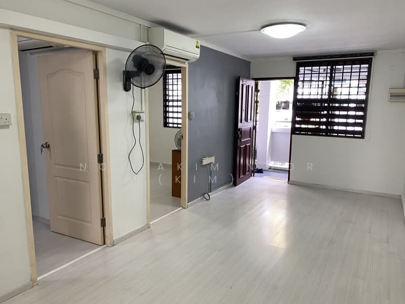 123 Lorong 1 Toa Payoh, 123 Lorong 1 Toa Payoh, 3 Bedrooms, 721 sqft, HDB Flat For Sale, by Norhakim Noor (Kim), 500124747 - Living Room - PropertyGuru.com.sg