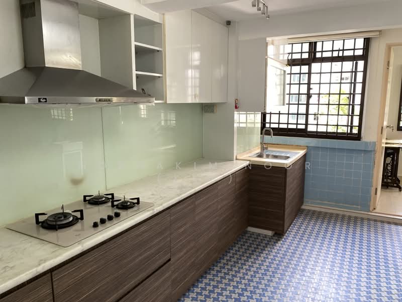 123 Lorong 1 Toa Payoh, 123 Lorong 1 Toa Payoh, 3 Bedrooms, 721 sqft, HDB Flat For Sale, by Norhakim Noor (Kim), 500124747 - Kitchen - PropertyGuru.com.sg