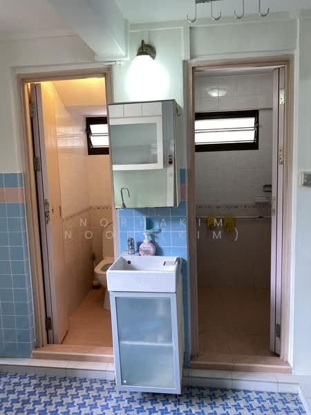 123 Lorong 1 Toa Payoh, 123 Lorong 1 Toa Payoh, 3 Bedrooms, 721 sqft, HDB Flat For Sale, by Norhakim Noor (Kim), 500124747 - Bathroom - PropertyGuru.com.sg