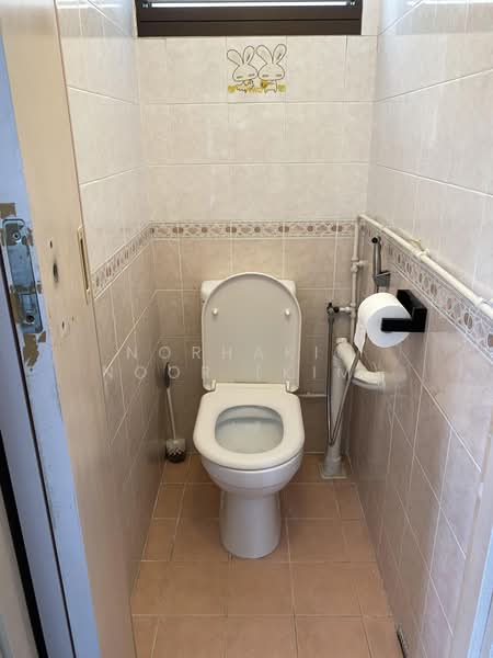 123 Lorong 1 Toa Payoh, 123 Lorong 1 Toa Payoh, 3 Bedrooms, 721 sqft, HDB Flat For Sale, by Norhakim Noor (Kim), 500124747 - Bathroom - PropertyGuru.com.sg