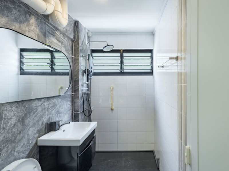 553 Bedok North Avenue 1, 553 Bedok North Avenue 1, 3 Bedrooms, 1,345 sqft, HDB Flat For Sale, by Jesper Kow Zhong Jun, 500124756 - Bathroom - PropertyGuru.com.sg