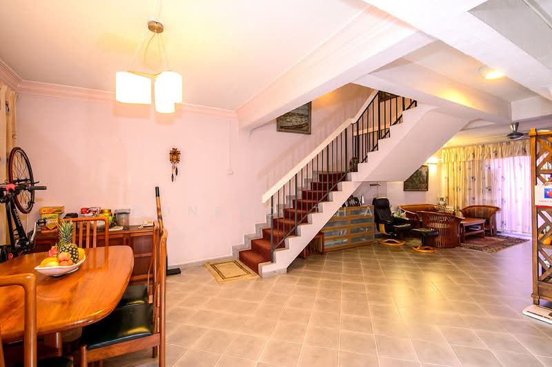 147 Tampines Avenue 5, 147 Tampines Avenue 5, 4 Bedrooms, 1,614 sqft, HDB Flat For Sale, by Conrad Tham, 500124779 - Living Room - PropertyGuru.com.sg