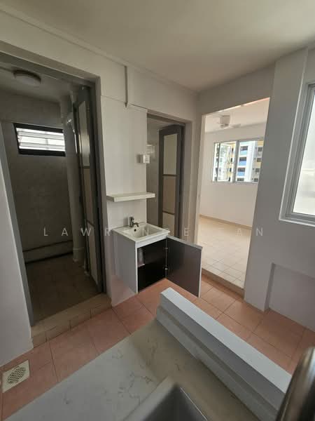 15 Upper Boon Keng Road, 15 Upper Boon Keng Road, 3 Bedrooms, 945 sqft, HDB Flat For Rent, by Lawrence Tan, 500124819 - Bathroom - PropertyGuru.com.sg
