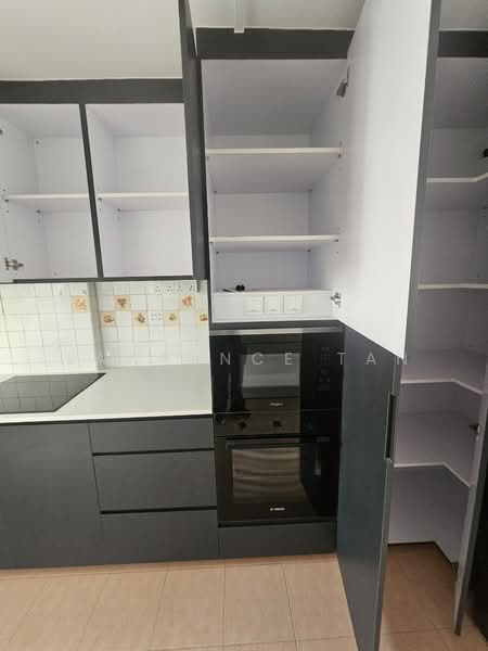 15 Upper Boon Keng Road, 15 Upper Boon Keng Road, 3 Bedrooms, 945 sqft, HDB Flat For Rent, by Lawrence Tan, 500124819 - Kitchen - PropertyGuru.com.sg