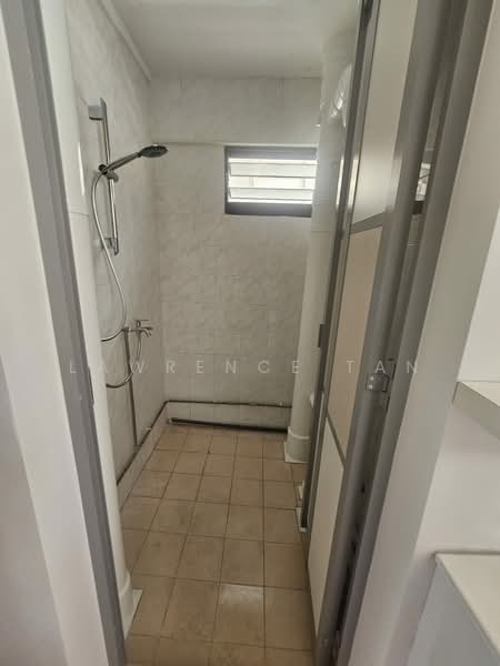 15 Upper Boon Keng Road, 15 Upper Boon Keng Road, 3 Bedrooms, 945 sqft, HDB Flat For Rent, by Lawrence Tan, 500124819 - Bathroom - PropertyGuru.com.sg
