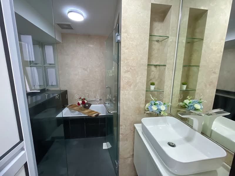 Grandeur 8, 2 Ang Mo Kio Central 3, 3 Bedrooms, 1,224 sqft, Condominium For Sale, by Tristan Ma Siu Yuen, 500124834 - Bathroom - PropertyGuru.com.sg