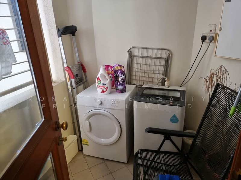 Valley Park, 473 River Valley Road, 2 Bedrooms, 1,216 sqft, Condominium For Rent, by Ronald Wee Realty Private Limited, 500124845 - Wash Area - PropertyGuru.com.sg
