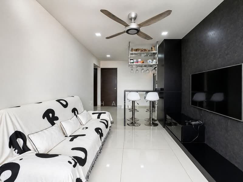 342 Woodlands Avenue 1, 342 Woodlands Avenue 1, 5 Bedrooms, 1,905 sqft, HDB Flat For Sale, by Azhar Az, 500124846 - Living Room - PropertyGuru.com.sg