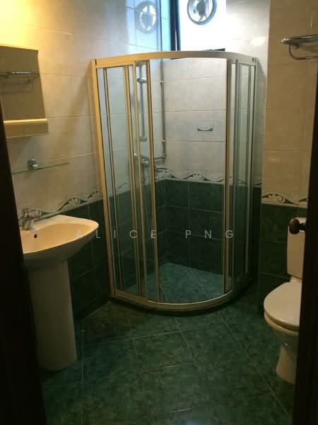 Spring Grove, 53A Grange Road, 4 Bedrooms, 1,787 sqft, Condominium For Rent, by Alice Png, 500124863 - Bathroom - PropertyGuru.com.sg