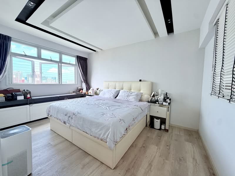 450B Bukit Batok West Avenue 6, 450B Bukit Batok West Avenue 6, 3 Bedrooms, 1,216 sqft, HDB Flat For Sale, by Brenda Teo, 500124876 - Master Bedroom - PropertyGuru.com.sg
