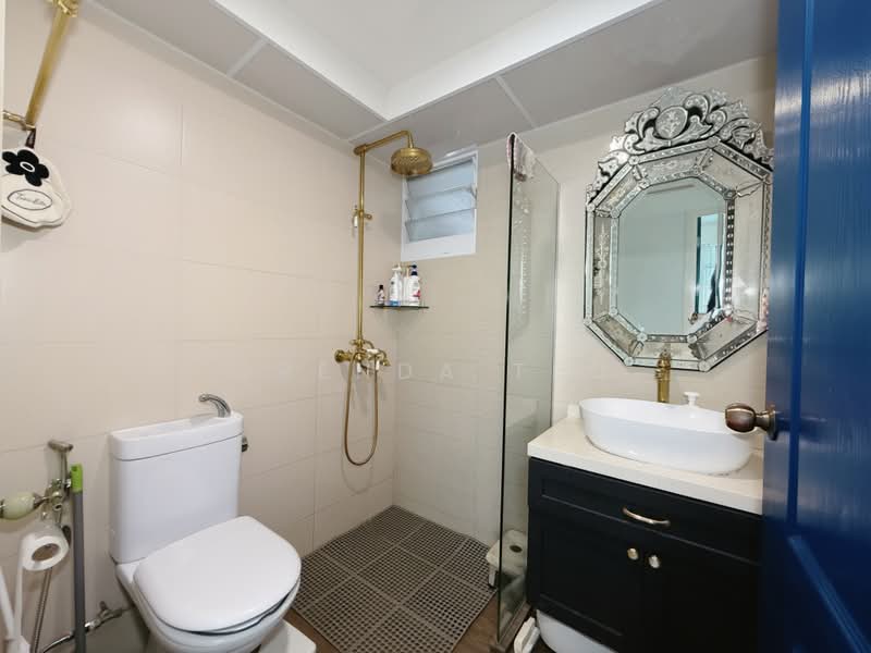 450B Bukit Batok West Avenue 6, 450B Bukit Batok West Avenue 6, Dairy Farm / Bukit Panjang / Choa Chu Kang, 3 Bedrooms, 1,216 sqft, HDB Flat For Sale, by Brenda Teo, 500124876 - Bathroom - PropertyGuru.com.sg