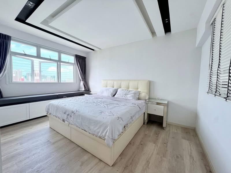 450B Bukit Batok West Avenue 6, 450B Bukit Batok West Avenue 6, Dairy Farm / Bukit Panjang / Choa Chu Kang, 3 Bedrooms, 1,216 sqft, HDB Flat For Sale, by Brenda Teo, 500124876 - Master Bedroom - PropertyGuru.com.sg