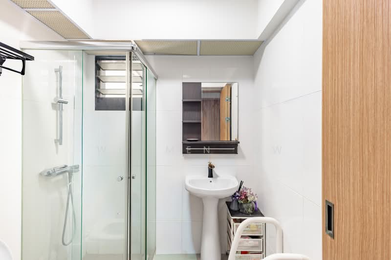 464A Bukit Batok West Avenue 8, 464A Bukit Batok West Avenue 8, 3 Bedrooms, 1,216 sqft, HDB Flat For Sale, by Willmen Low, 500124879 - Bathroom - PropertyGuru.com.sg