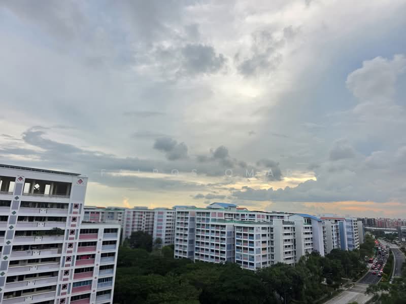 Seastrand, 1 Pasir Ris Link, 2 Bedrooms, 882 sqft, Condominium For Rent, by Fairos Omar, 500124884 - Exterior - PropertyGuru.com.sg