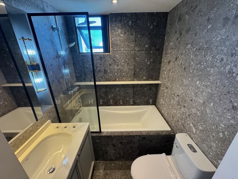 Montrosa, 132B Hillview Avenue, 3 Bedrooms, 948 sqft, Condominium For Rent, by Michelle Tan, 500124890 - Bathroom - PropertyGuru.com.sg