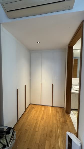 Valley House, 338 River Valley Road, 4 Bedrooms, 1,692 sqft, Condominium For Rent, by Edmund Tan, 500124901 - Wardrobe area in Master - PropertyGuru.com.sg