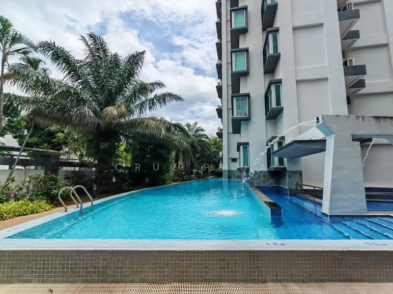 Golden Heights, 126 Serangoon Avenue 3, 2 Bedrooms, 764 sqft, Apartment For Sale, by Cruz Phua, 500124912 - Good Size Swimming pool  - PropertyGuru.com.sg