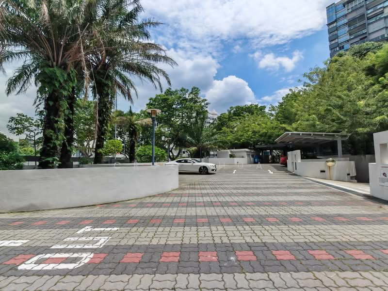Golden Heights, 126 Serangoon Avenue 3, 2 Bedrooms, 764 sqft, Apartment For Sale, by Cruz Phua, 500124912 - Spacious open carpark  - PropertyGuru.com.sg