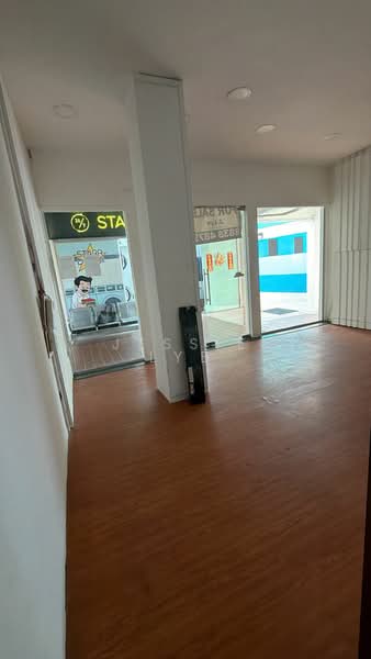 342 Jurong East 31, 31, 290 sqft, Shop / Shophouse For Sale, by Jessie Lye, 500124918 - Interior - CommercialGuru.com.sg