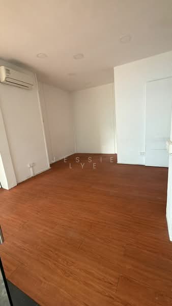 342 Jurong East 31, 31, 290 sqft, Shop / Shophouse For Sale, by Jessie Lye, 500124918 - Interior - CommercialGuru.com.sg