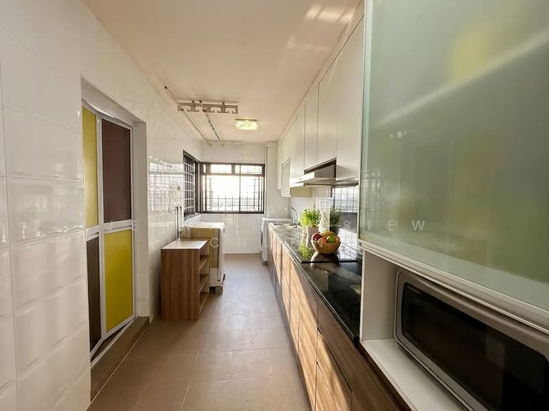 291B Compassvale Street, 291B Compassvale Street, 3 Bedrooms, 968 sqft, HDB Flat For Sale, by Jenny Lee Siew Chuen, 500124927 - Kitchen - PropertyGuru.com.sg