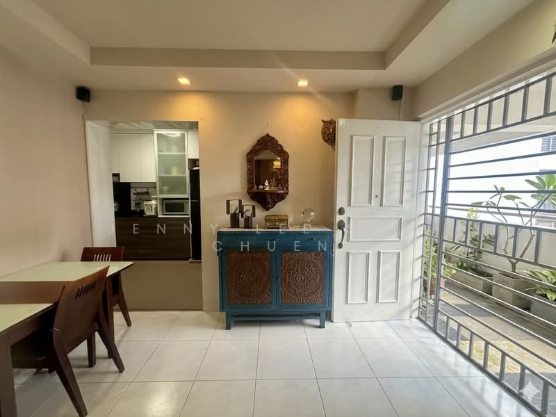 291B Compassvale Street, 291B Compassvale Street, 3 Bedrooms, 968 sqft, HDB Flat For Sale, by Jenny Lee Siew Chuen, 500124927 - Entrance / Dining Area - PropertyGuru.com.sg