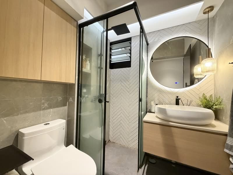467B Bukit Batok West Avenue 9, 467B Bukit Batok West Avenue 9, 3 Bedrooms, 1,216 sqft, HDB Flat For Sale, by Pamela Chin, 500124932 - Bathroom - PropertyGuru.com.sg