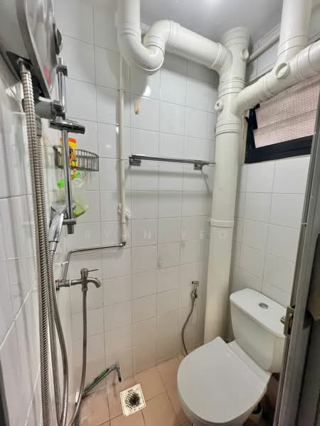 96 Commonwealth Crescent, 96 Commonwealth Crescent, 2 Bedrooms, 635 sqft, HDB Flat For Sale, by Ryan Yeo, 500124947 - Bathroom - PropertyGuru.com.sg