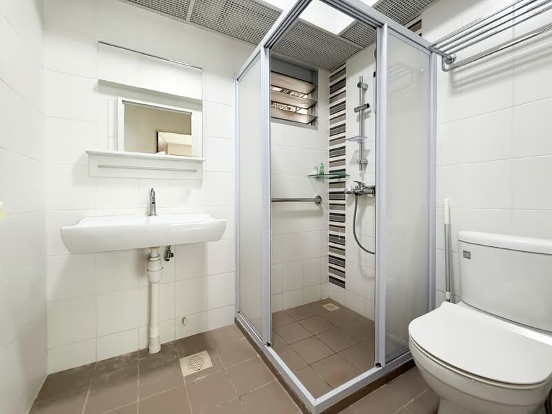 504D Yishun Street 51, 504D Yishun Street 51, 3 Bedrooms, 1,001 sqft, HDB Flat For Sale, by Esther Chin, 500124948 - Bathroom - PropertyGuru.com.sg