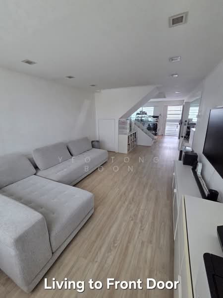 578 Hougang Avenue 4, 578 Hougang Avenue 4, 3 Bedrooms, 1,507 sqft, HDB Flat For Sale, by Yeo Tong Boon, 500124949 - Living Room - PropertyGuru.com.sg