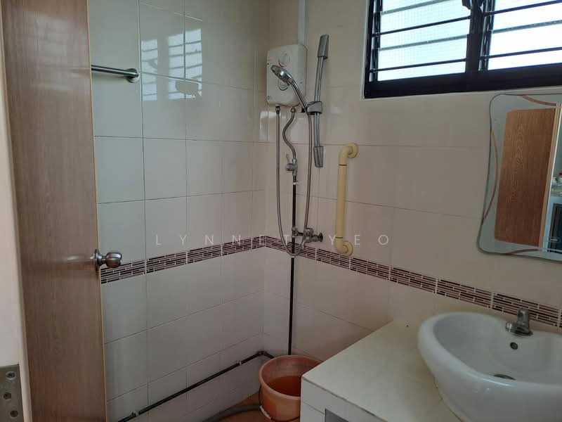107 Jurong East Street 13, 107 Jurong East Street 13, Room Rental, 200 sqft, HDB Flat For Rent, by Lynnet Yeo, 500124951 - Bathroom - PropertyGuru.com.sg
