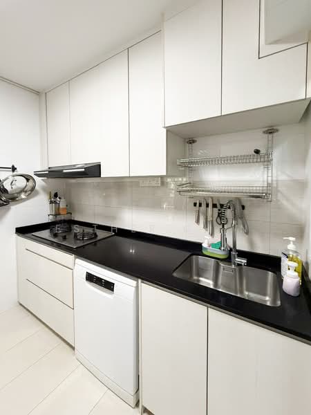 621A Tampines Street 61, 621A Tampines Street 61, 4 Bedrooms, 1,001 sqft, HDB Flat For Sale, by Esther Chin, 500124971 - Kitchen - PropertyGuru.com.sg