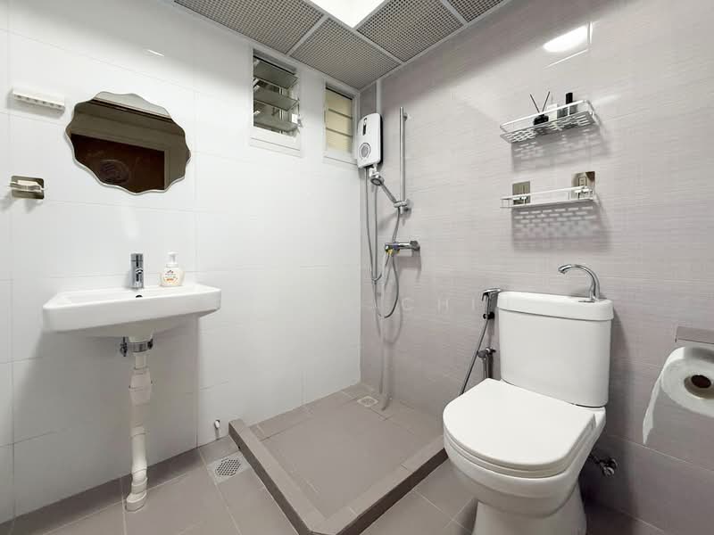 621A Tampines Street 61, 621A Tampines Street 61, 4 Bedrooms, 1,001 sqft, HDB Flat For Sale, by Esther Chin, 500124971 - Bathroom - PropertyGuru.com.sg