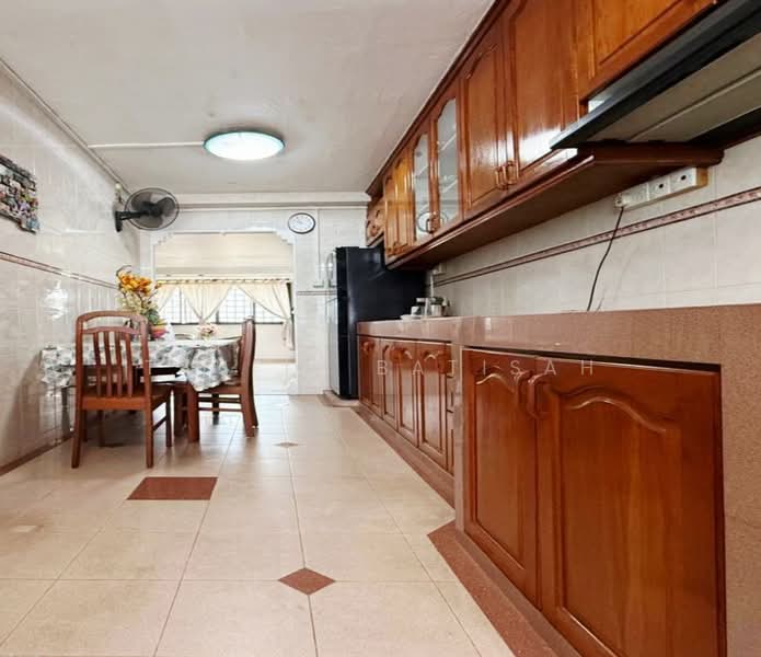 172 Yishun Avenue 7, 172 Yishun Avenue 7, 3 Bedrooms, 1,109 sqft, HDB Flat For Sale, by Taufik Batisah, 500124980 - Kitchen - PropertyGuru.com.sg