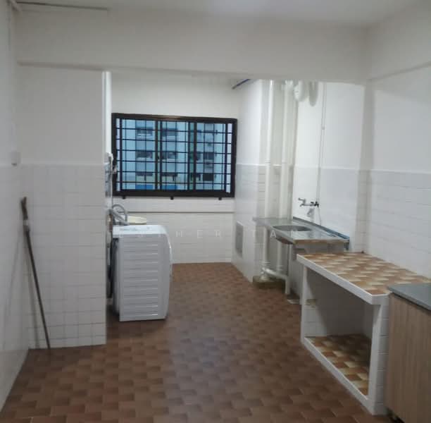 112 Tampines Street 11, 112 Tampines Street 11, 2 Bedrooms, 700 sqft, HDB Flat For Rent, by Esther Tan, 500124986 - Kitchen - PropertyGuru.com.sg