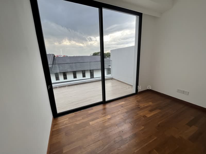 Kovan Road, , 7 Bedrooms, 7,800 sqft, Corner Terrace For Sale, by Feemin Liong, 500124993 - Balcony - PropertyGuru.com.sg