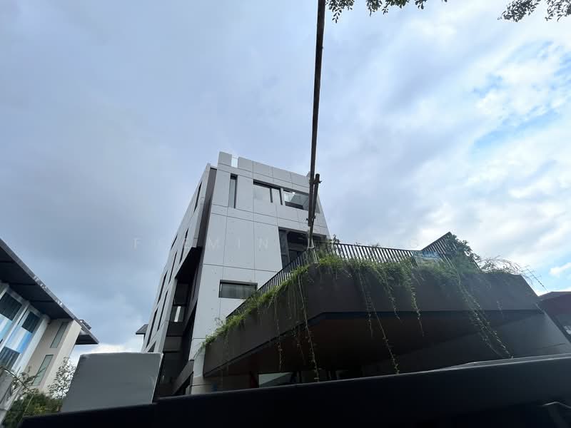 Kovan Road, , 7 Bedrooms, 7,800 sqft, Corner Terrace For Sale, by Feemin Liong, 500124993 - Exterior - PropertyGuru.com.sg
