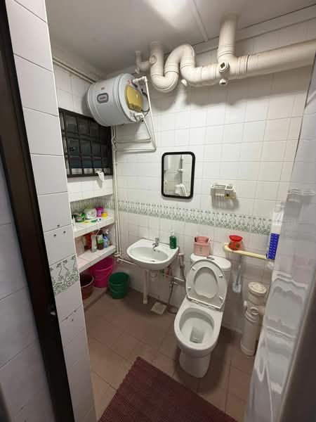 777 Pasir Ris Street 71, 777 Pasir Ris Street 71, Room Rental, 100 sqft, HDB Flat For Rent, by Zi Yang, 500124998 - Bathroom - PropertyGuru.com.sg