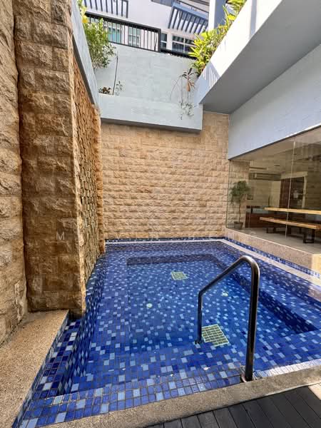 Springhill, 2 Sembawang Walk, 5 Bedrooms, 2,906 sqft, Terraced House For Sale, by Melvin Heng, 500125008 - Pool - PropertyGuru.com.sg