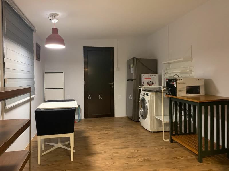 Living Room / Dining
