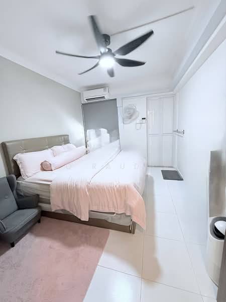 522 Bedok North Avenue 1, 522 Bedok North Avenue 1, 2 Bedrooms, 721 sqft, HDB Flat For Sale, by SQ Raudha, 500125019 - Bedroom - PropertyGuru.com.sg