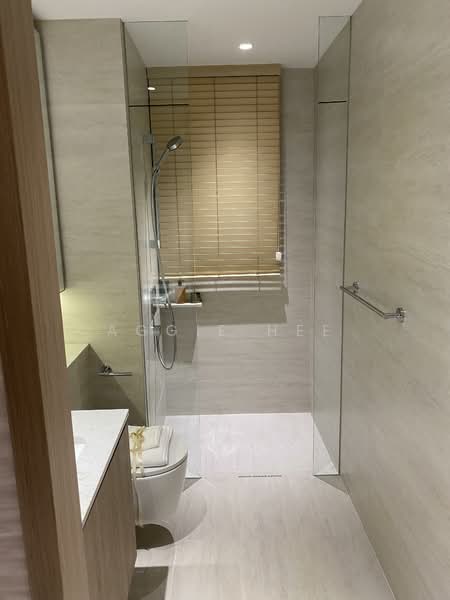 Bloomsbury Residences, 61 Media Circle, 3 Bedrooms, 1,098 sqft, Apartment For Sale, by Aggie Hee, 500125032 - Bathroom - PropertyGuru.com.sg