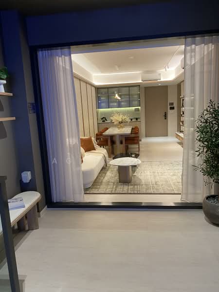 Bloomsbury Residences, 61 Media Circle, 3 Bedrooms, 1,098 sqft, Apartment For Sale, by Aggie Hee, 500125032 - Living Room - PropertyGuru.com.sg